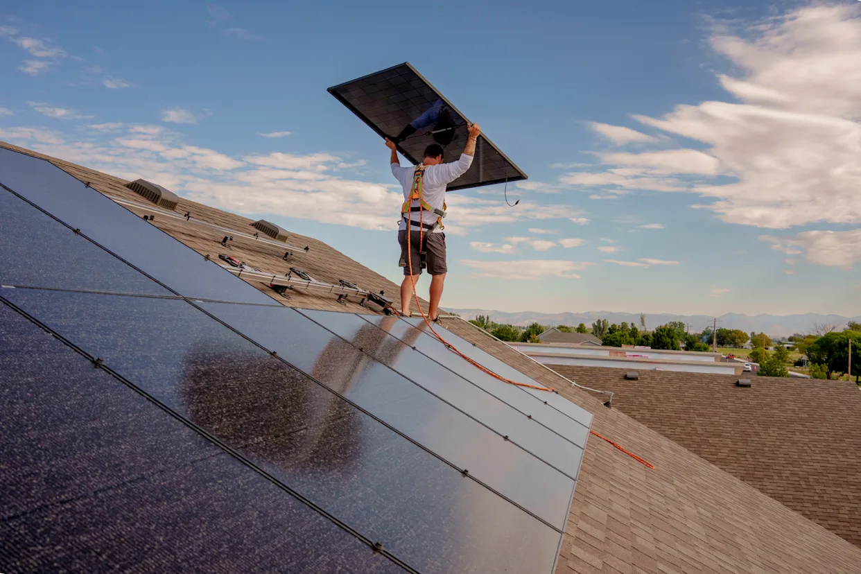 The Green Accelerator: How Residential Solar Supports the EU’s Path to 42.5% Renewables